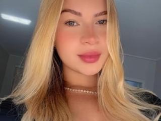 Loura Gravidinha