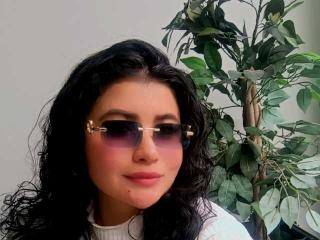 Melanie-25